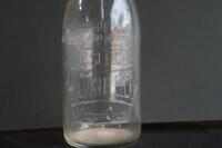 GOLDEN FLEECE: An original embossed Golden Fleece 'Hex Logo' one imperial quart glass oil bottle - 4