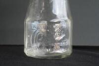 CASTROL: An original Castrol Wakefield embossed one imperial pint oil bottle - 2