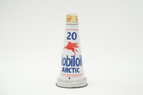 MOBIL: An original Mobiloil '20' 'Arctic' tin top pourer with dust cap