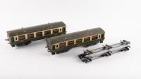 HORNBY: Two 0-Gauge Hornby tinplate Pullman Coaches, with track