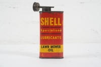 SHELL: A scarce Shell Specialised Lubricants ten fluid ounce 'Lawn Mower Oil' oiler
