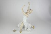 DANCER: A fine German porcelain figure of a dancer by Wallendorf