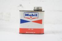 MOBIL: A one pint Mobil Oil Australia tin - 9