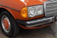 1977 Mercedes-Benz W123 250 Sedan [Location: Melbourne] NO RESERVE - 9