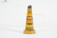 GOLDEN FLEECE: An original Golden Fleece H.C.Sleigh Limited 50 weight tin top pourer