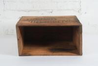 VACUUM OIL: An early Vacuum Oil Company 'Laurel Kerosene' hardwood crate, 37cm high, 53cm wide - 7