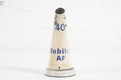 MOBIL: An original Mobiloil '40 AF' tin top pourer