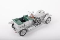 ROLLS ROYCE: A 1:24 scale Franklin Mint 1907 Rolls Royce Silver Ghost, features opening parts, no box - 2