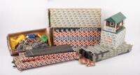 SCALEXTRIC: A group lot of vintage Scalextric track pieces and accessories, including boxed c1960s A233 entrance building track accessory&nbsp;