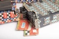 SCALEXTRIC: A group lot of vintage Scalextric track pieces and accessories, including boxed c1960s A233 entrance building track accessory&nbsp; - 3