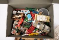 SCALEXTRIC: A large group of vintage Scalextric parts and accessories including car bodies, wheels, accessories and more - 3