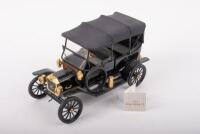 FORD: A 1:16 scale Franklin Mint 1913 Ford Model T in black