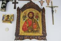 CHRISTIAN: A fine quality 14K Yellow Gold Crucifix Pendant and other related objects - 3