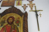 CHRISTIAN: A fine quality 14K Yellow Gold Crucifix Pendant and other related objects - 5