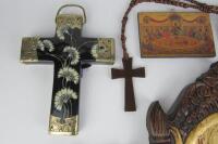 CHRISTIAN: A fine quality 14K Yellow Gold Crucifix Pendant and other related objects - 8