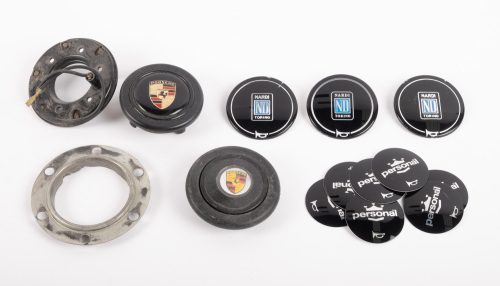 STEERING WHEEL PARTS: A bag of assorted Momo & Nardi steering wheel parts