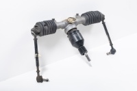 STEERING RACK: A Porsche 911 circa 1974-89 steering rack complete with full tie rod end & steering shaft - 2