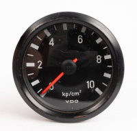 PRESSURE GAUGE: A VDO oil pressure gauge, possibly special order, thought to perhaps suit racing car