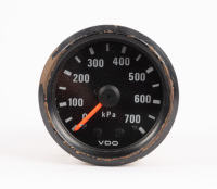 PRESSURE GAUGE: A VDO oil pressure gauge, possibly special order, thought to perhaps suit racing car