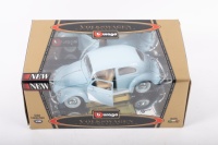 VOLKSWAGEN: A Bburago 1:18 scale 1955 Volkswagen Kafer-Beetle, in light blue paintwork, in original box - 2
