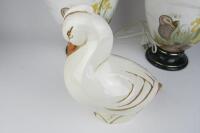 DUCKS: A pair of porcelain duck lamps and figures - 7