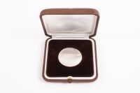 928: A fine rare solid silver (1000) 'Auto Des Jahres, 928 Car of the Year 1978' commemorative medallion in silver, boxed [Updated Description] - 3