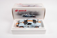 FORD GT40: A 1:18 scale Ford GT40, in the famous Gulf racing colours, the number #6 race car, as driven to victory in the 1969 Le Mans 24 hour, with a driver combination of Jacky Ickx - Jackie Oliver