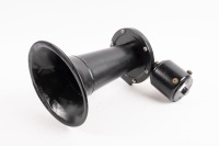 KLAXON HORN: A large restored Klaxon horn thought to possibly suit pre-war Rolls-Royce models, with Klaxon nameplate, 29cm long [Location: Melbourne]