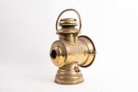 J & R OLDFIELD: A J & R Oldfield (Birmingham) brass coach / carriage lamp, lens diameter 10.5cm [Location: Melbourne] - 3