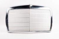 MERCEDES-BENZ: A Mercedes-Benz W108 250S or 280S grille, possible missing parts [Location: Melbourne]