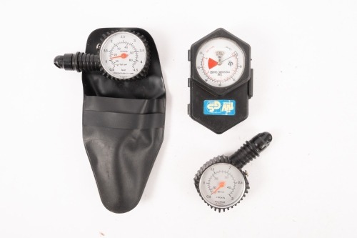 288 · PRESSURE GAUGES: Three tyre pressure gauges, includes two German Motormeter gauges and one Lee Wang gauge [Location: Melbourne]