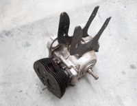 NORTON: A Norton 650SS motor with mount plates, turns over - 2