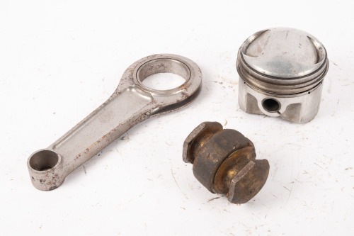 RACING PARTS: Some British single racing parts - model unknown, includes a hi comp piston, new big end assembly and Forged conrod