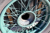 BENTLEY: A fine set of six 19-inch wire-wheels to suit vintage Bentley, Sunbeam, Vauxhall and other marques, in refurbished condition and all fitted with unused or lightly used Goodrich 6.00 x 19 tyres [Location: Sydney] - 14