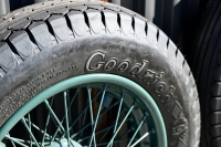 BENTLEY: A fine set of six 19-inch wire-wheels to suit vintage Bentley, Sunbeam, Vauxhall and other marques, in refurbished condition and all fitted with unused or lightly used Goodrich 6.00 x 19 tyres [Location: Sydney] - 16