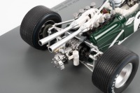 BT24: A highly detailed Spark 1:18 scale Brabham BT24, 1967 F1 world champion car, car No.2 as driven by Denny Hulme in original box - 4