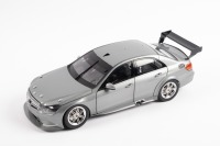 E63 AMG: A Biante 1:18 scale Mercedes Benz E63 AMG model, limited edition 681/750 pieces, model number B18E14S - 3