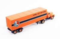 MACK SEMI TRAILER: A Corgi classics Mack "B" series semi trailer model, bearing the Lionel City van lines livery, limited edition 4732/5000 pieces, model number 52302 - 3