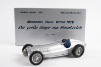 MERCEDES-BENZ: A highly detailed CMC 1:18 scale 1938 Mercedes-Benz W154 (M-025) in silver paintwork in original box
