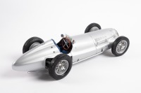 MERCEDES-BENZ: A highly detailed CMC 1:18 scale 1938 Mercedes-Benz W154 (M-025) in silver paintwork in original box - 3