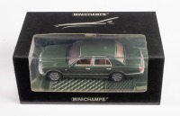 BENTLEY: A 1:43 scale Minichamps of a Bentley Arnage R in green, within box.