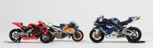HONDA: Three Honda motorcycle models in various scales. Doohan, Vermeulen scale models
