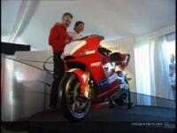 DUCATI: A Desmosedici bike cover signed by Ducati race team - 10