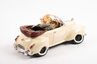 A limited edition (No.01521) resin sculpture by Guillermo Forchino titled 'My New Fiancee' measures approximately 35cm in length, 13cm high - 5