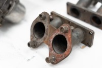 DU6: A pair of rare sandcast twin chock SU 'DU6' carburettors with fitted manifold believed to fit 2-litre FPF engine - 3