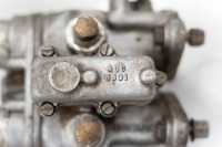 DU6: A pair of rare sandcast twin chock SU 'DU6' carburettors with fitted manifold believed to fit 2-litre FPF engine - 12