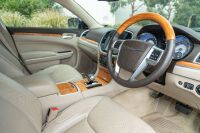 2014 Chrysler 300C - [Location: Melbourne] - 62