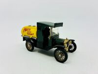 CORGI: Five 1:43 scale models by Corgi including the Thornycroft A1 in two different liveries and the 1915 Ford Model T in three different liveries. - 8