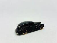 PRE WAR: Five 1:43 scale models including a Streamlined Tourer by Dinky, a La Salle Sedan, a Chrysler Royal Sedan, a LaSalle Coupe and a Graham Sedan by Tootsietoy. [Location: Sydney] - 11