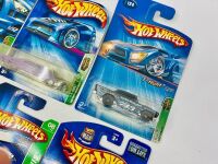 HOT WHEELS: A quantity of 6 Hot Wheels models from the Treasure Hunt series [Location: Sydney] - 3